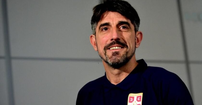 Σύμφωνα με δημοσίευμα της «Mozzartsport», ο ΠΑΟΚ εξετάζει σοβαρά την περίπτωση του Βέλικο Παούνοβιτς, με σκοπό να πάρει τη θέση του Λουτσέσκου