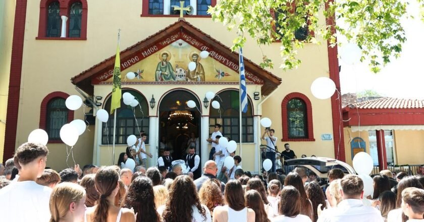 Με λευκά μπαλόνια αποχαιρέτησαν την 15χρονη αθλήτρια του ΠΑΟΚ οι συμπαίκτριές της