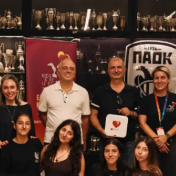 Ο ΠΑΟΚ δίπλα στον ΑΣ ΠΕΡΑ: Δωρεά απινιδωτή στον σύλλογο των Κωνσταντινουπολιτών (βίντεο)
